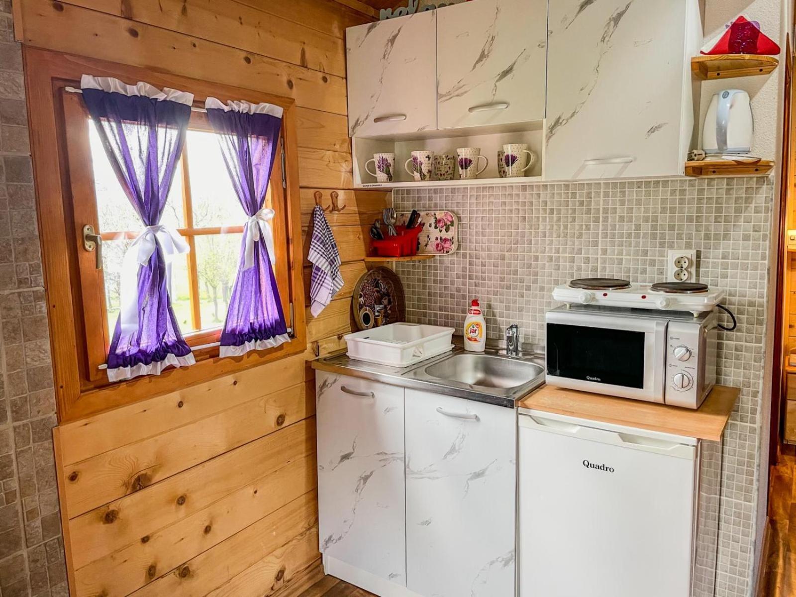 Cottage La Sierra With Jacuzzi 科雷尼察 外观 照片