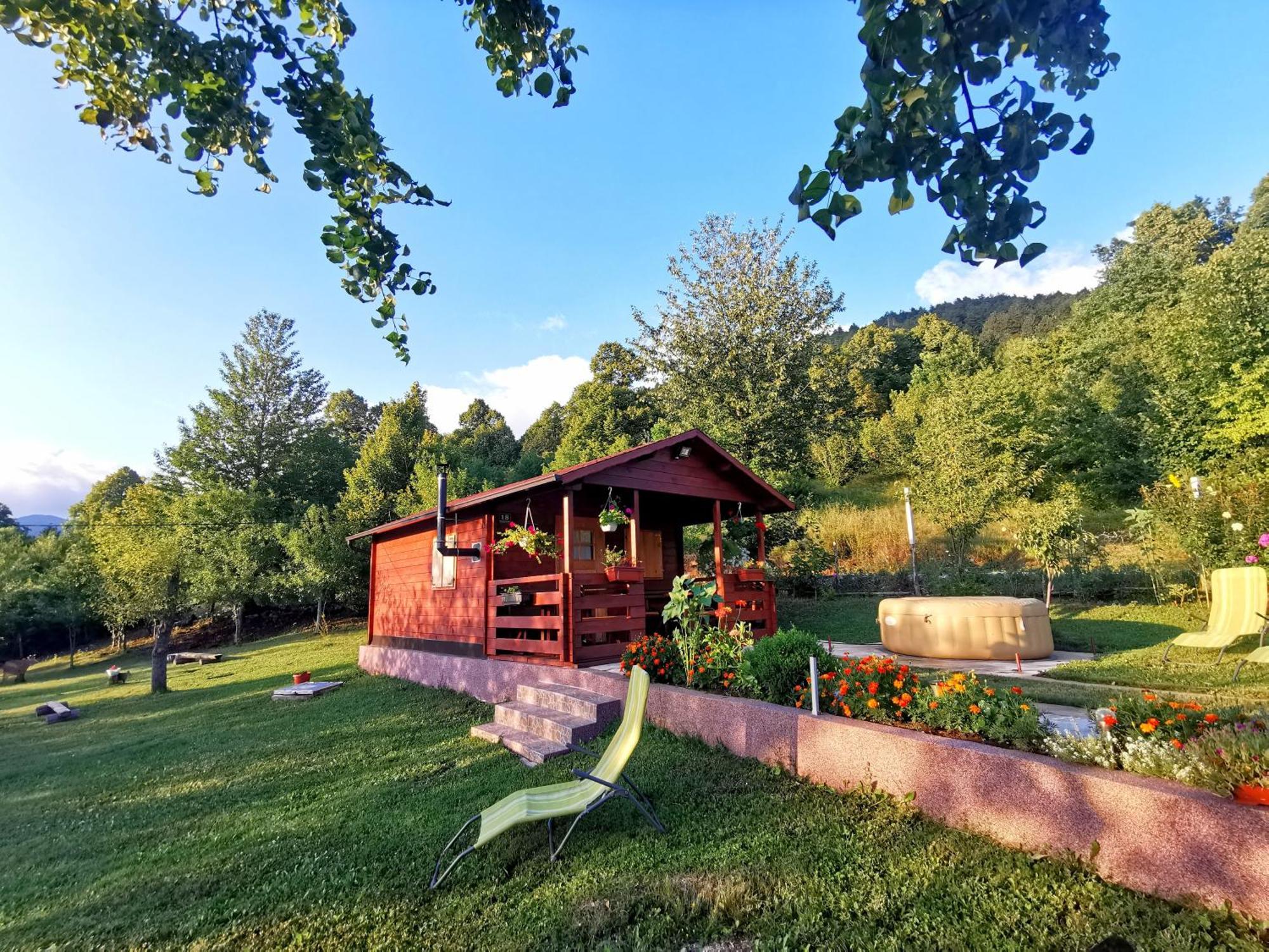 Cottage La Sierra With Jacuzzi 科雷尼察 外观 照片