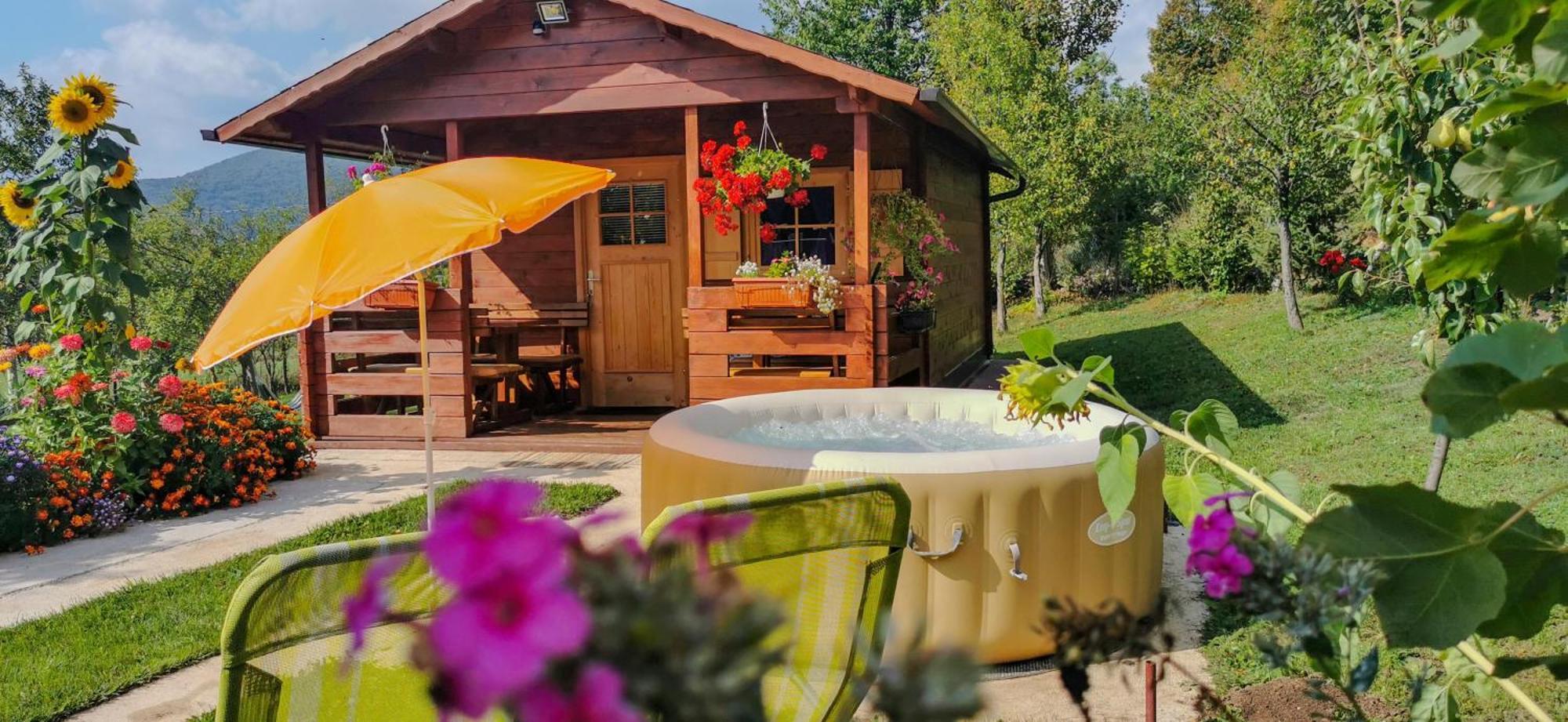 Cottage La Sierra With Jacuzzi 科雷尼察 外观 照片