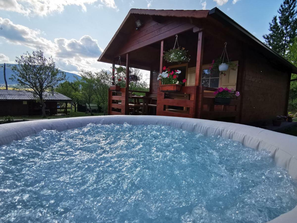 Cottage La Sierra With Jacuzzi 科雷尼察 外观 照片